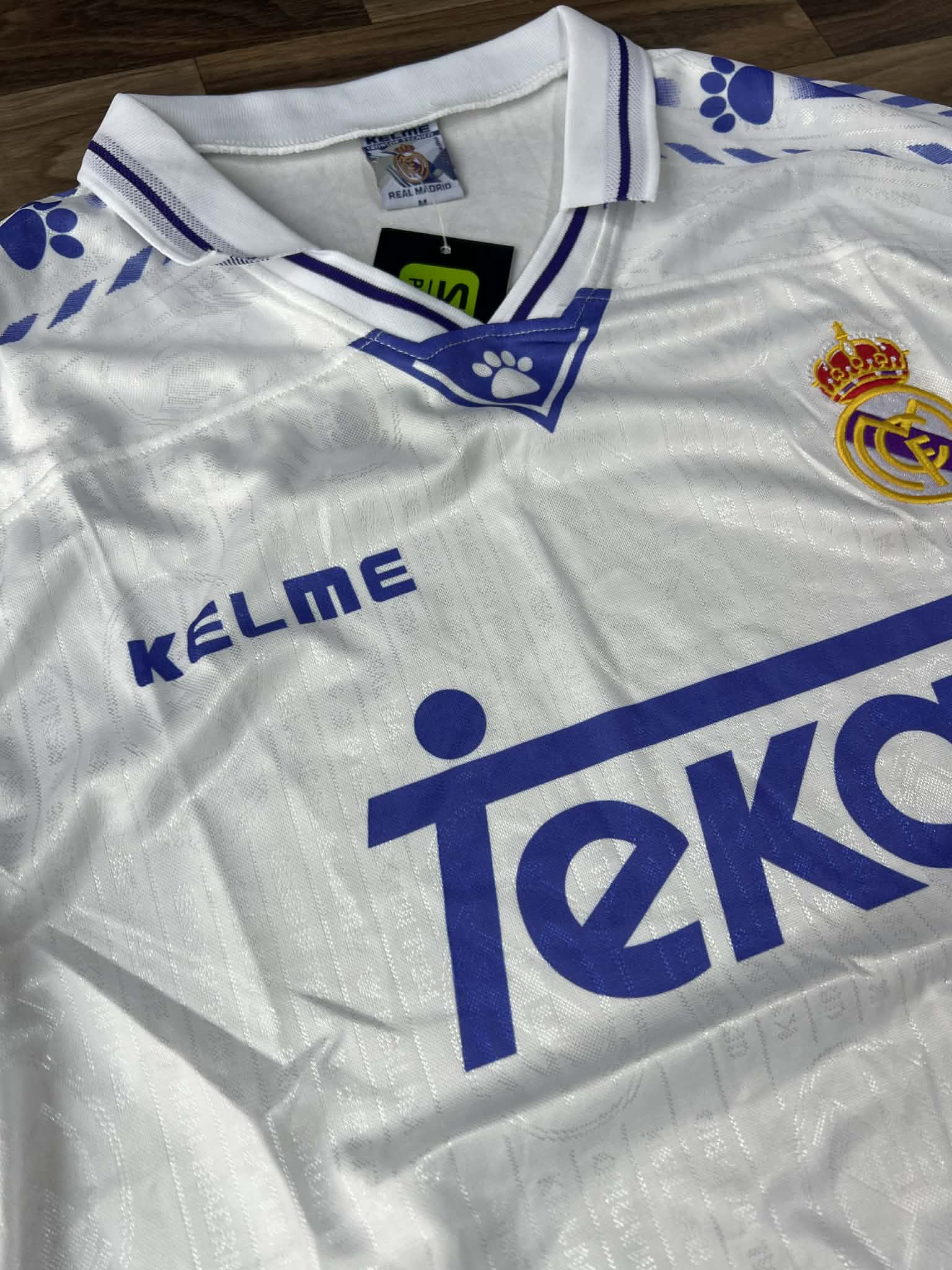 T-shirt vintage domicile rétro Kelme du Real Madrid, saison 1996/1997 - Image 4