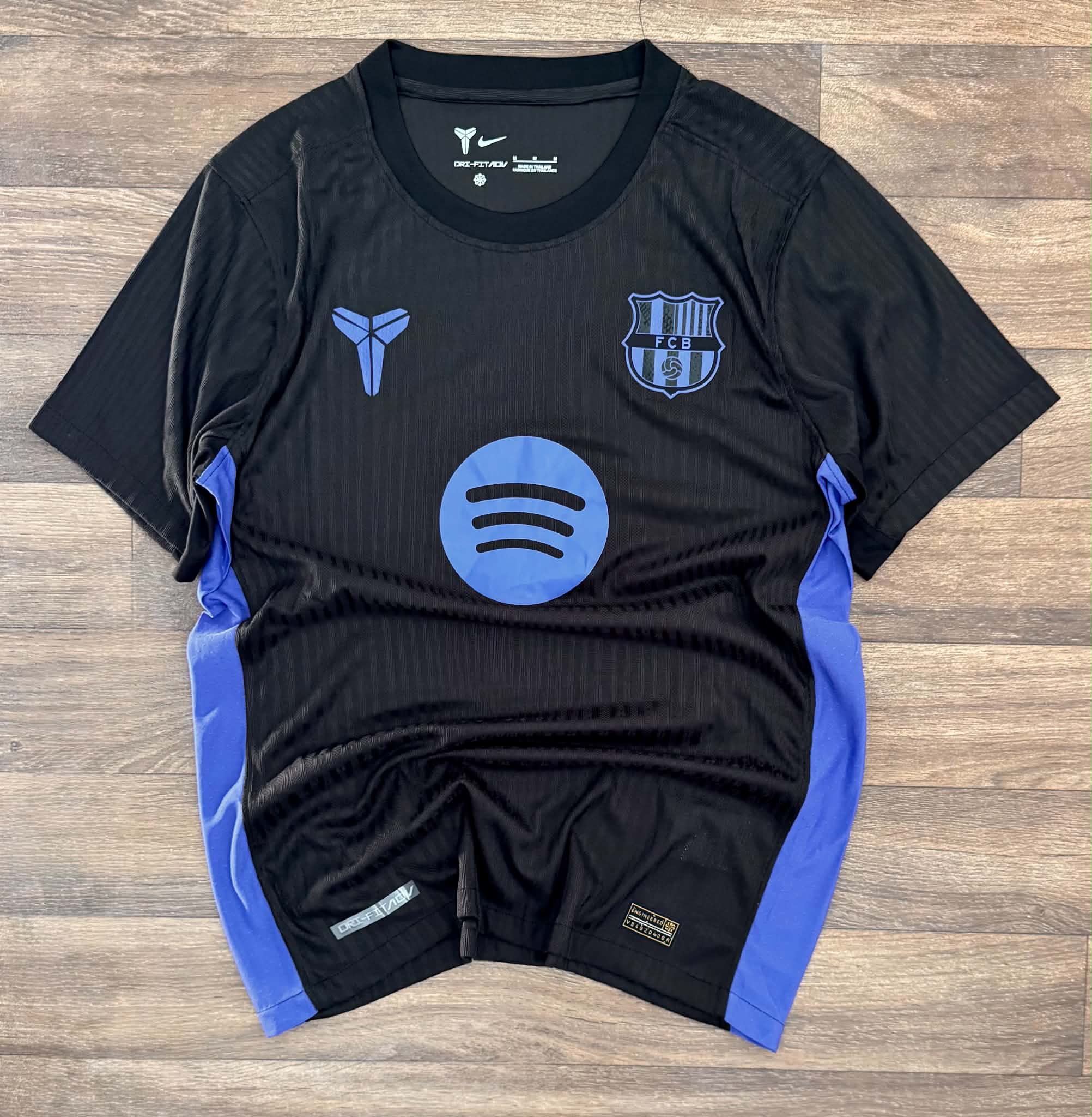 T-Shirt FC Barcelone – Édition Mamba x Kobe Bryant - Image 3