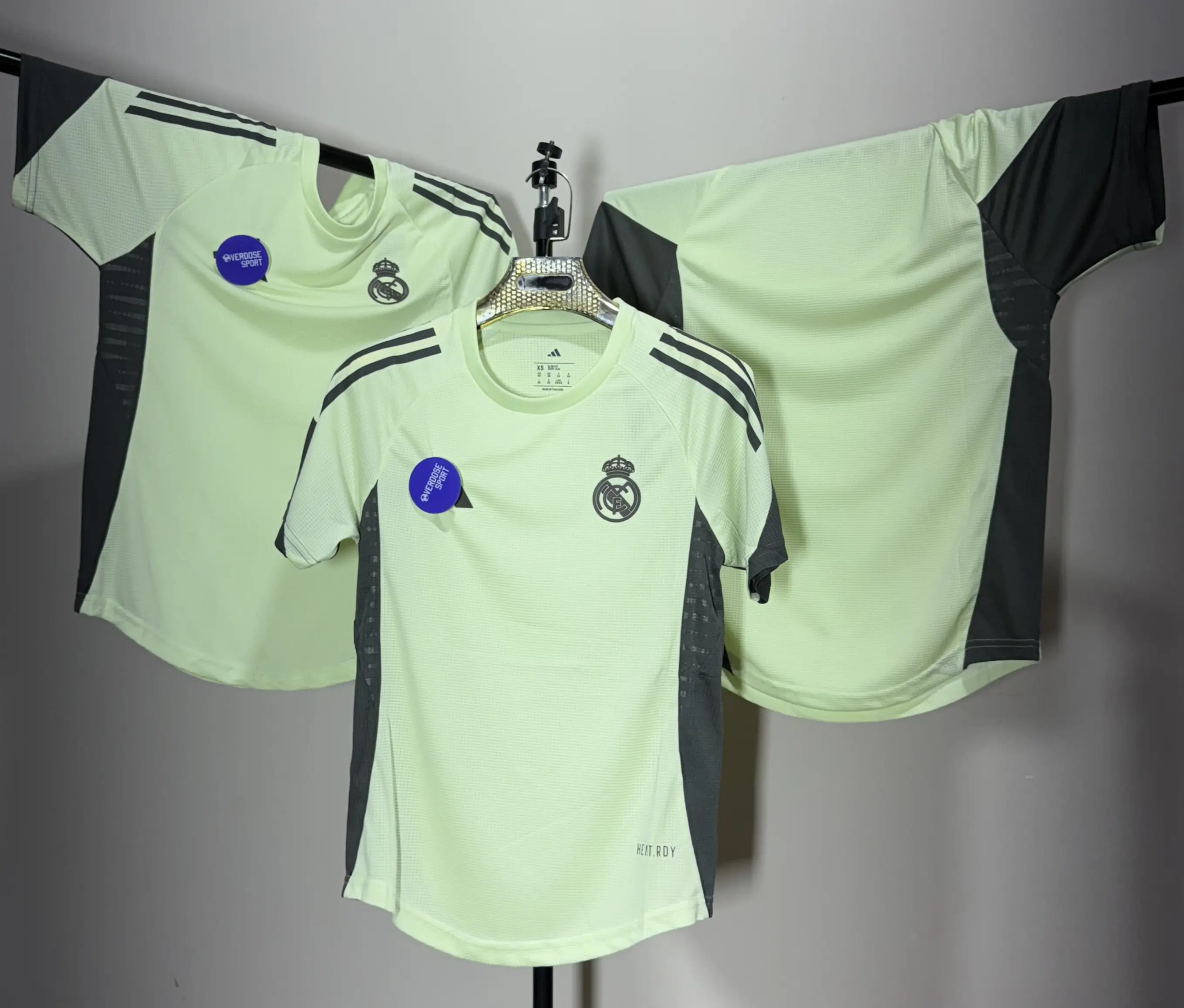 T-Shirt Real Madrid Gris et Vert Clair – 2025/2026 - Image 3