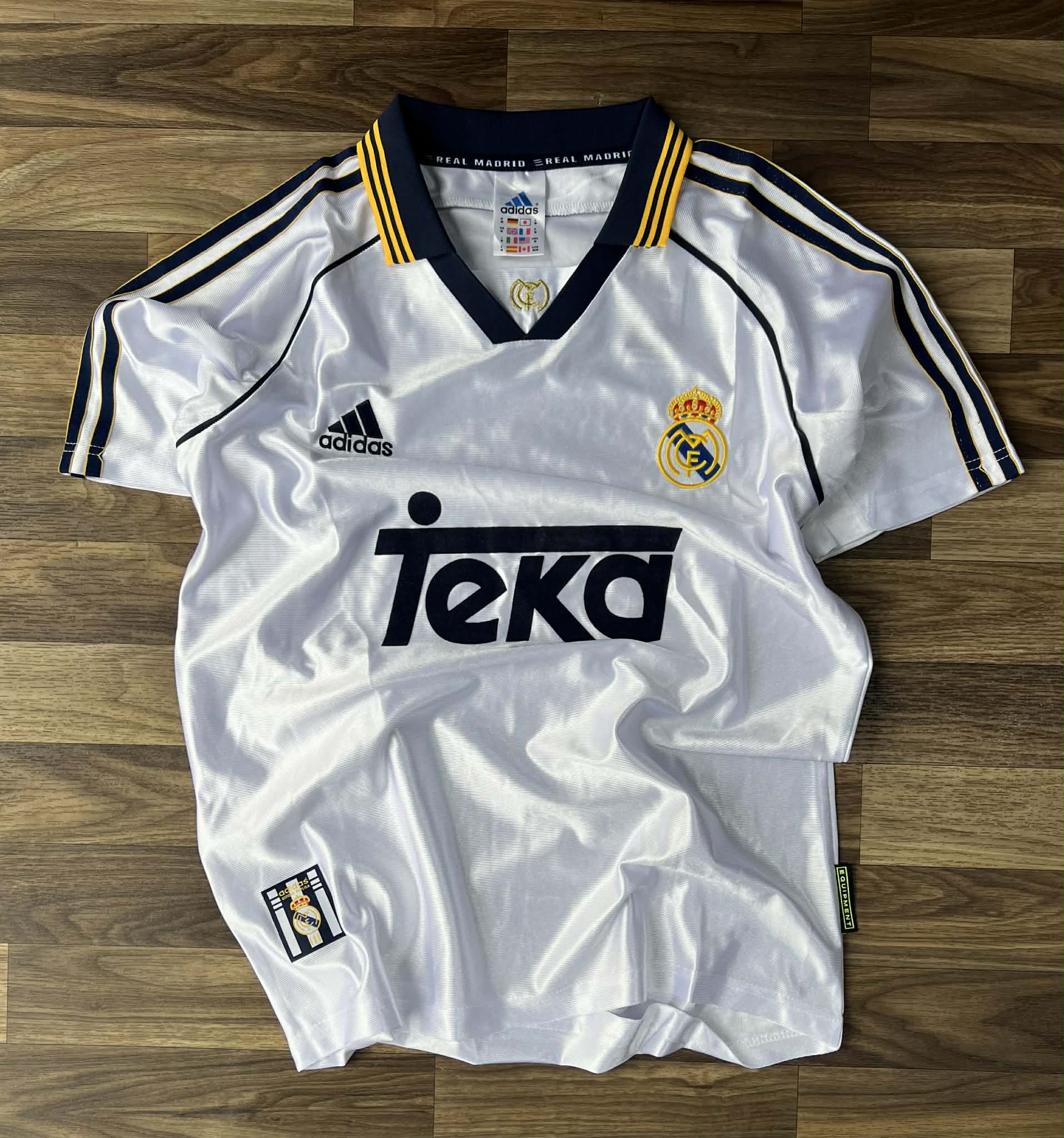 T-shirt vintage domicile Real Madrid, saison 1998/1999. - Image 2