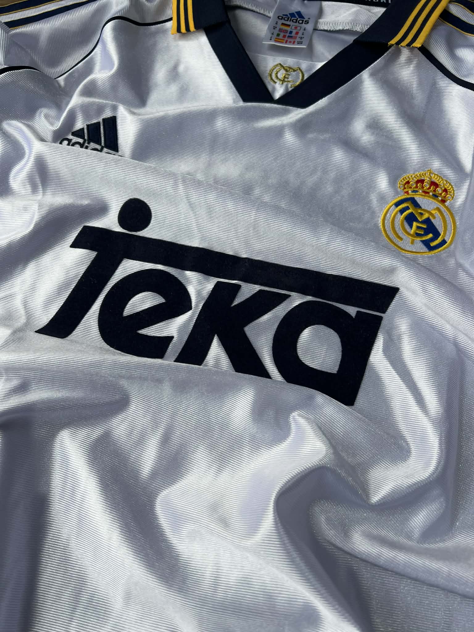 T-shirt vintage domicile Real Madrid, saison 1998/1999. - Image 4