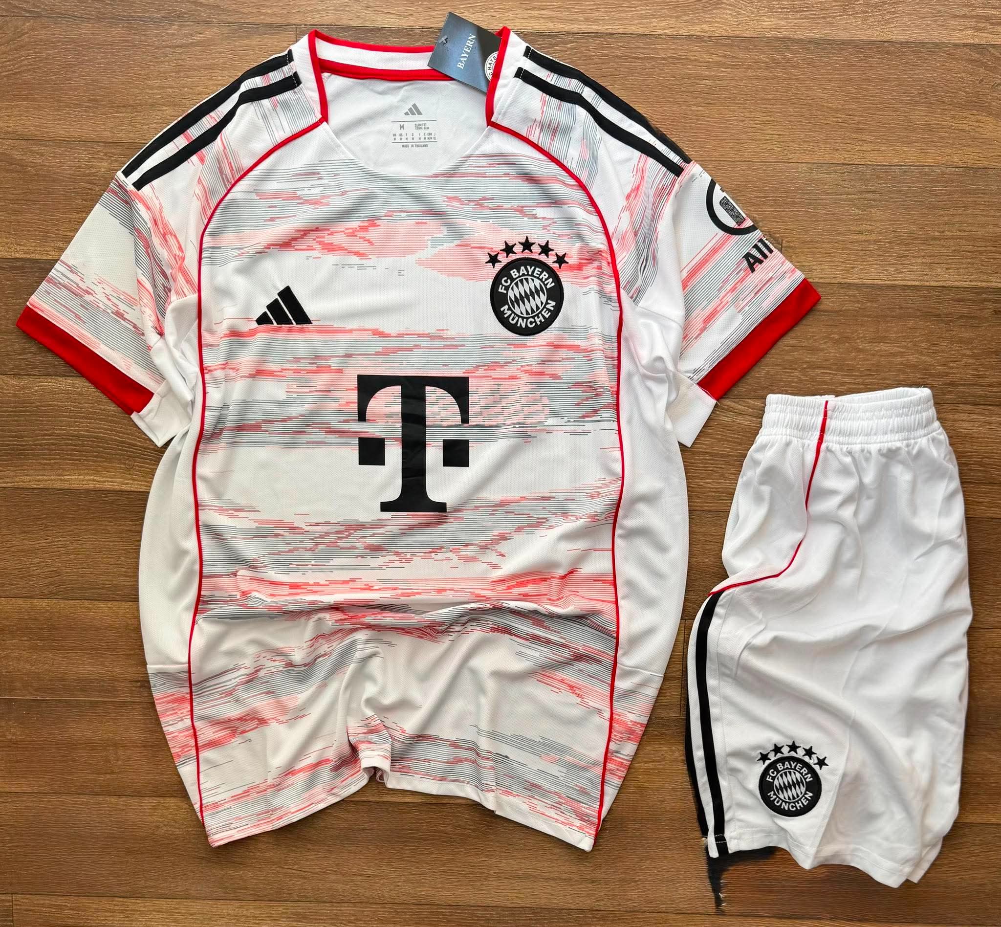 Tenue FC Bayern saison 2025/2026 - Image 2